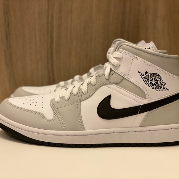 Nike Air Jordan 1 Mid Grey Fog Black White BQ6472-015 Men’s 10.5 / Wmns Size 12 - Picture 4 of 11